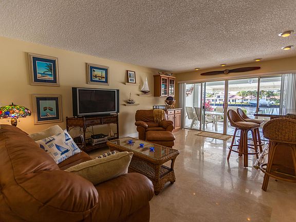 Home For Sale In Hillsboro Beach Yacht Club