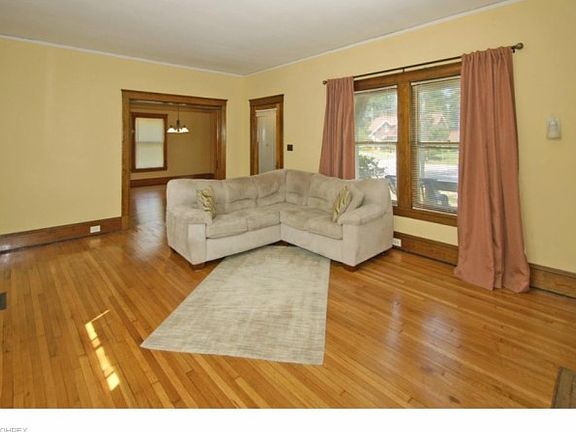 5th image of 17815 Clifton Blvd