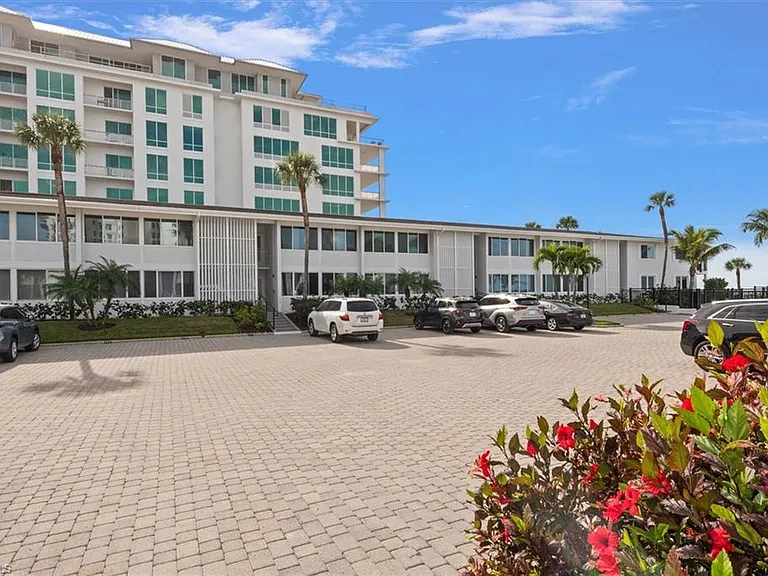 1065 Gulf Shore Blvd N #205 — Photo 33