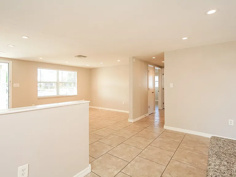 10426 Syringa Ct — Photo 5