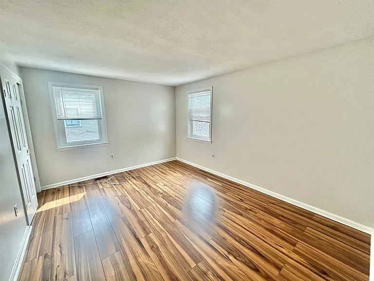 4B Pine Grove Ave — Photo 13
