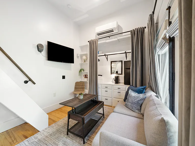 33 1/2 Cannon St #403 — Photo 15