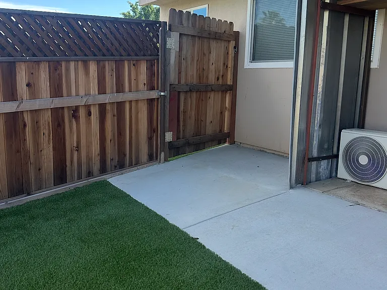 2339 Van Ness Ave #B — Photo 27