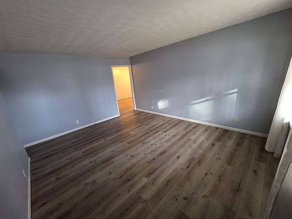 3rd image of 604 W Rustic St