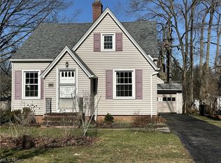 1114 Castleton Rd, Cleveland Heights, OH 44121