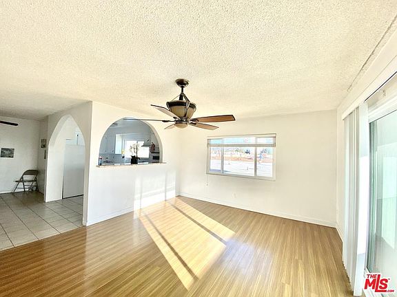 3rd image of 933 6th St APT 8