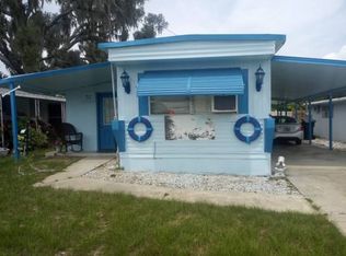 31 Holly Dr, Tavares, FL 32778