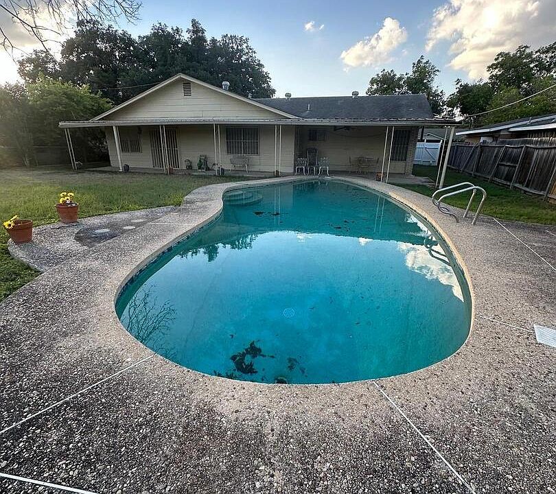 1st image of 4226 JARBET DR