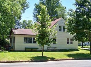 1702 8th St E, Menomonie, WI 54751