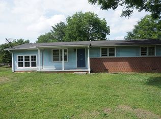 104 Highland Dr, Laurens, SC 29360