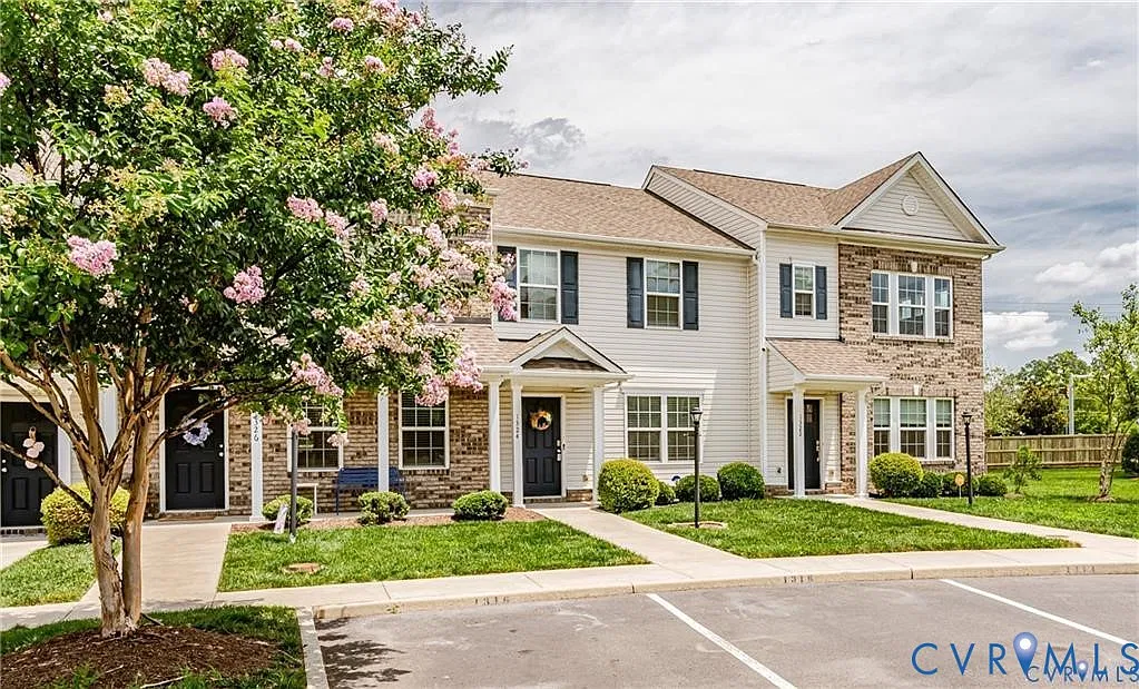 3 bed, 2.5 bath, 1495 sqft, $2,300 — Photo 1