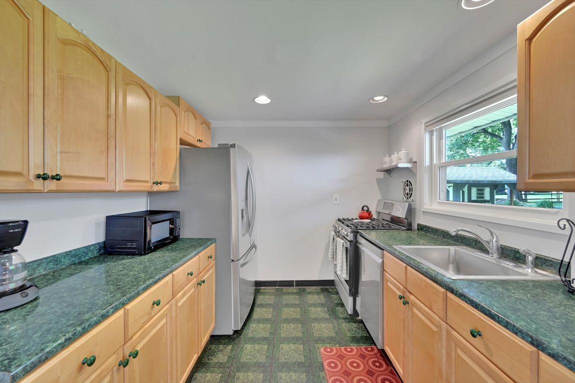 13-Kitchen