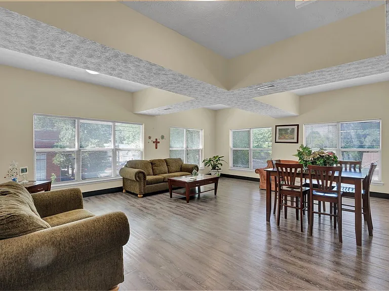 Rowan Place Apartments — Photo 26