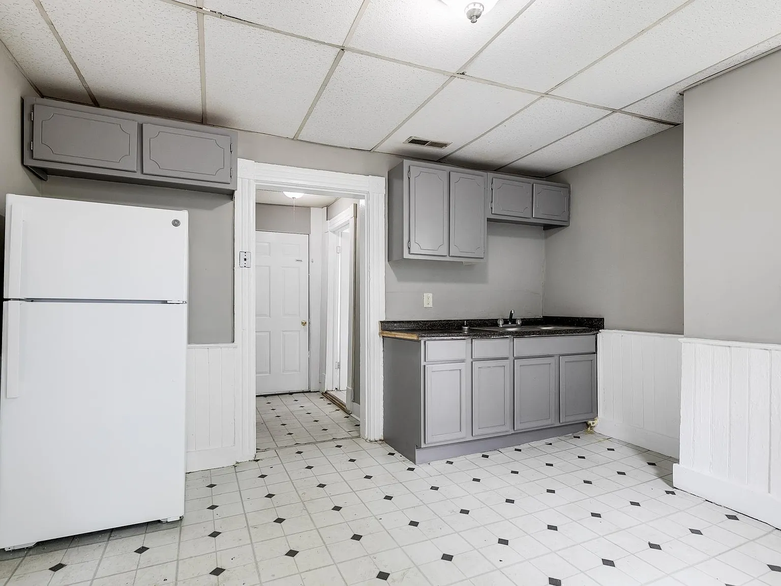 3 bed, 1.5 bath, 1706 sqft, $2,014 — Photo 4
