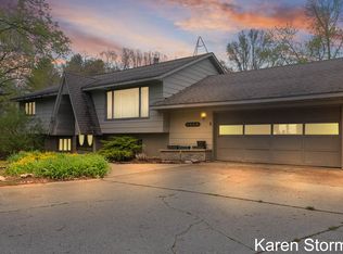 3906 E Sternberg Rd, Fruitport, MI 49415