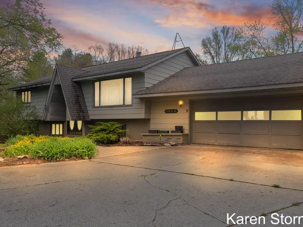 3906 E Sternberg Rd, Fruitport, MI 49415