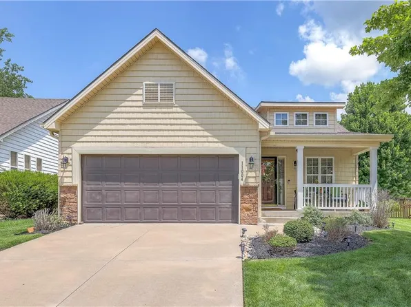 11004 Whispering Ln, Kansas City, KS 66109