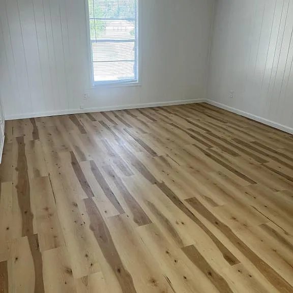 713 N Coffee Rd — Photo 5