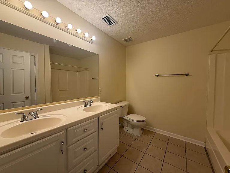 221 Millcrest Dr — Photo 16