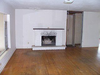 2nd image of 811 Edmund Ave