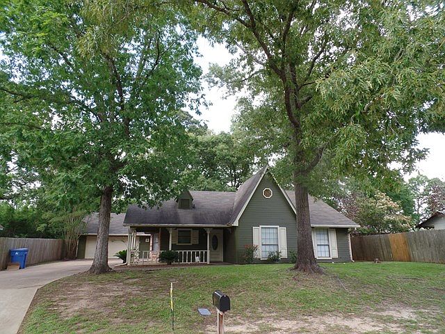 1st image of 807 Whitehouse Dr