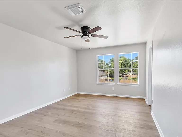 10445 Wicklowe St #1 — Photo 43