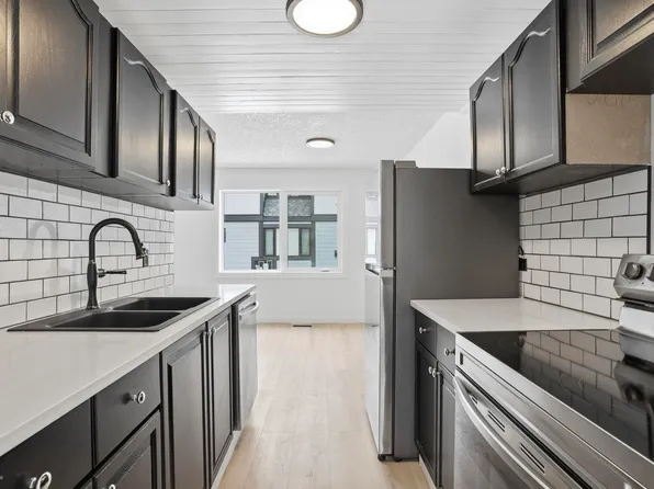 3307 116a Ave NW #260, Edmonton, AB T5W 5J9