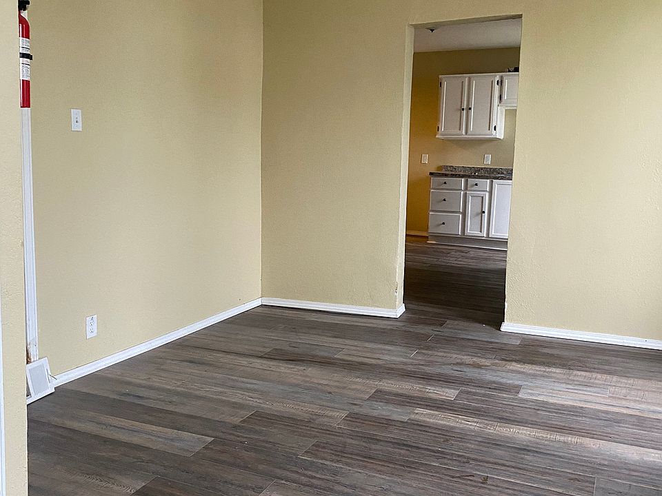 2nd image of 628 Belmont Ave #1
