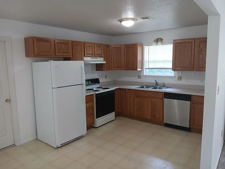 3928 Liverpool Dr — Photo 5
