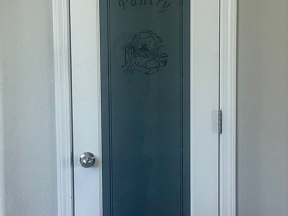 4th image of 13990 Murphy Ave