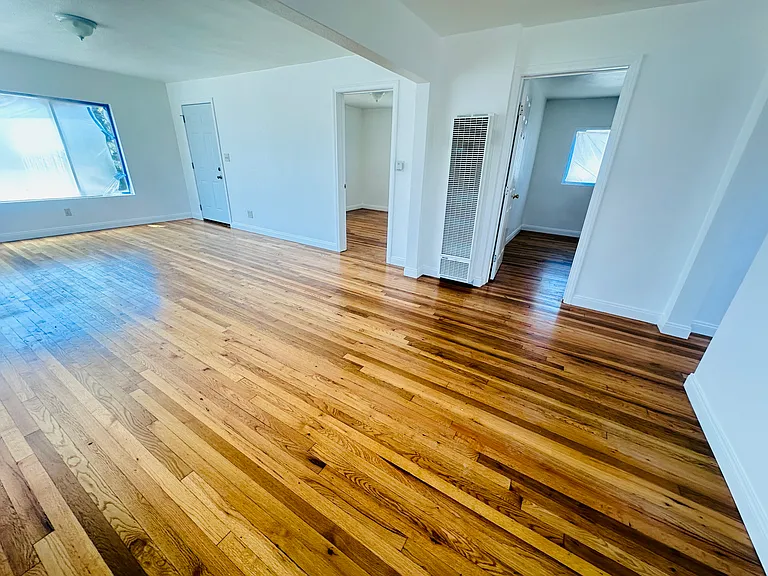 937 Euclid Ave — Photo 10