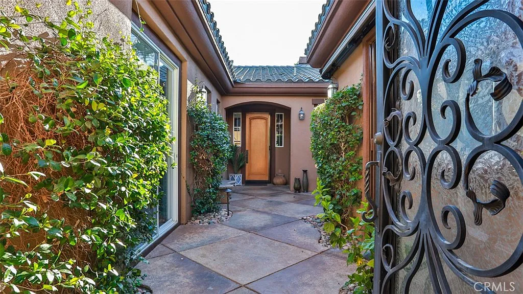 3 bed, 3.5 bath, 2501 sqft, $9,975 — Photo 1
