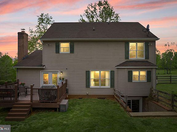 4th image of 8041 Fawn Creek Ln