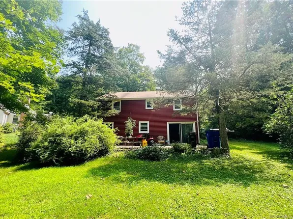 8 Juniper Circle, Canton, CT 06019