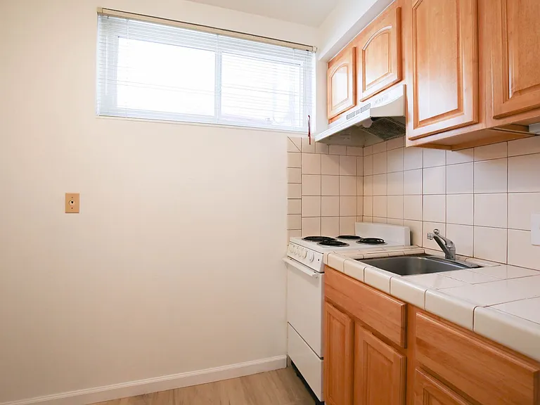 870-874 47th Ave. — Photo 7