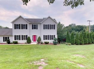 19 Sydney Ln, Cromwell, CT 06416
