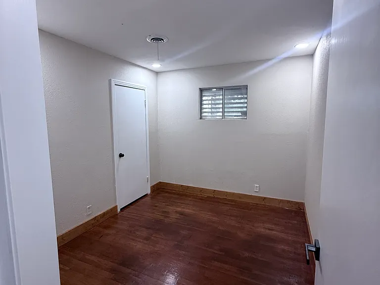 1002 Chamberlain St #A — Photo 7