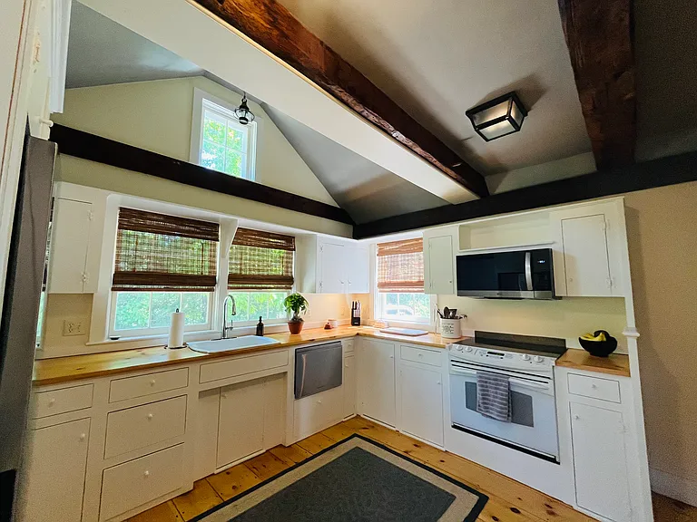 410 Cider Hill Rd — Photo 4