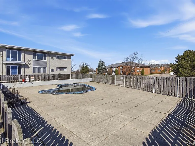 4840 Briarwood Ave #2 — Photo 18