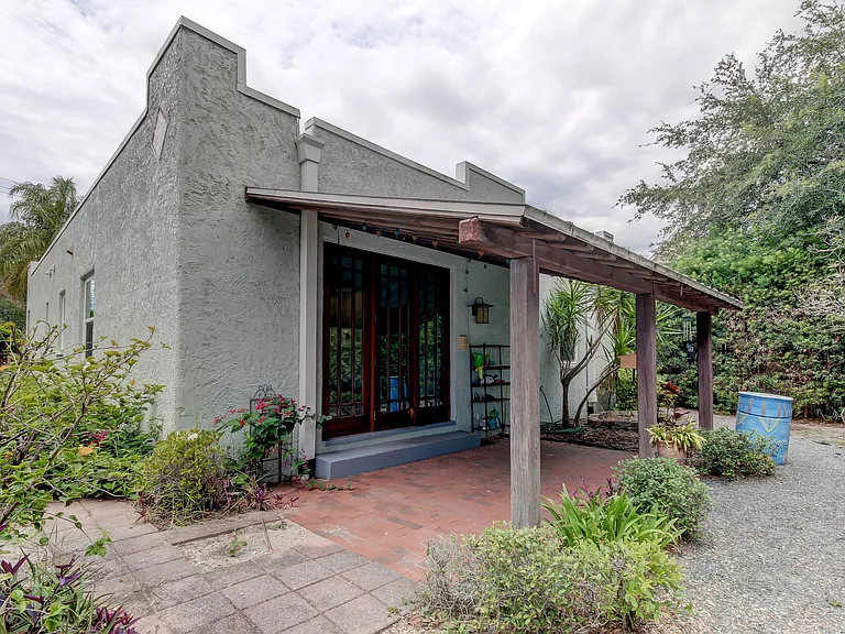 115 N Gomez Ave — Photo 18