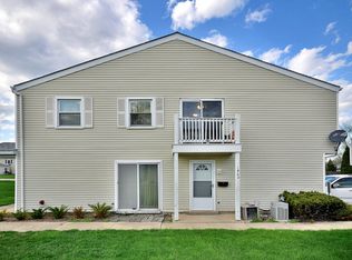190 Elizabeth Ct UNIT D, Bartlett, IL 60103