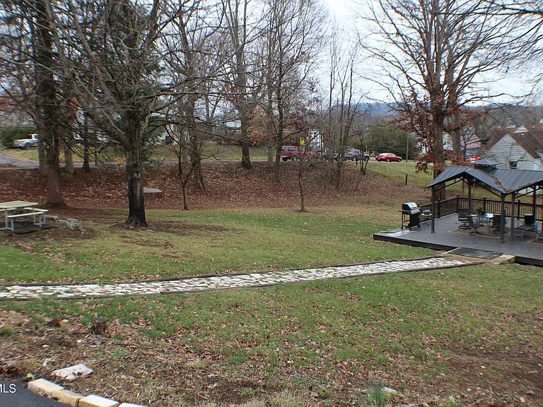 924 Maryland Ave #F — Photo 26