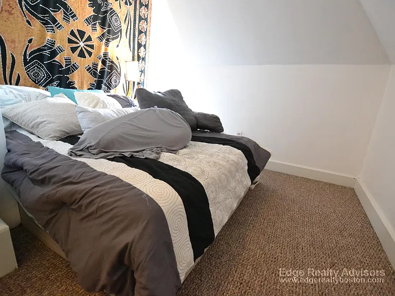 27 Peaceable St #2 — Photo 9
