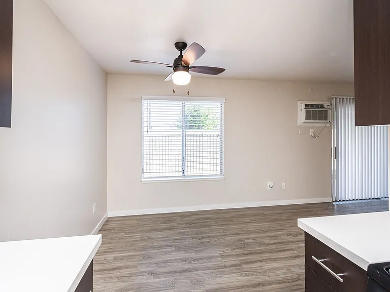 Riverbend Apartments — Photo 64