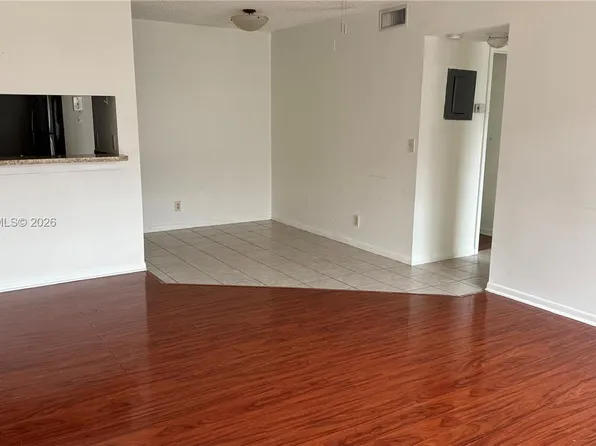 1032 Twin Lakes Dr #21-G, Coral Springs, FL 33071