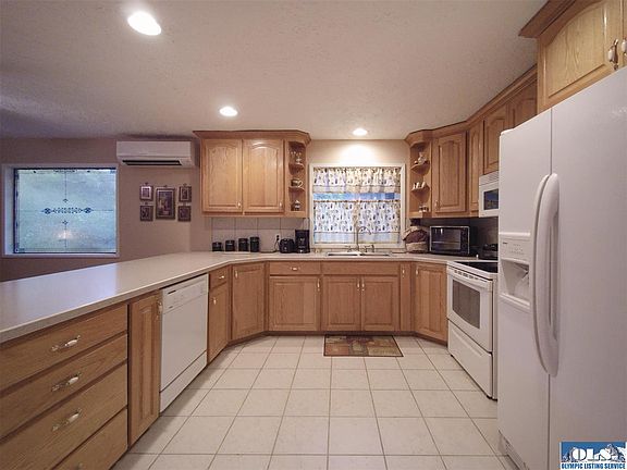2nd image of 112 Leslie Ln