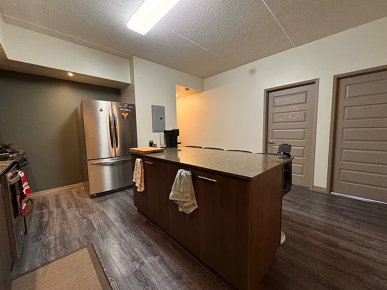 8 Hickory St W #405 — Photo 8