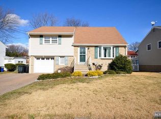 52 Crescent St, Rochelle Park, NJ 07662