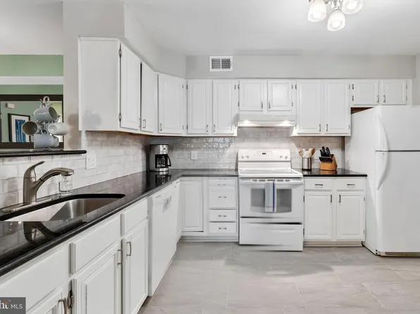 11709 Karbon Hill Ct #602A, Reston, VA 20191