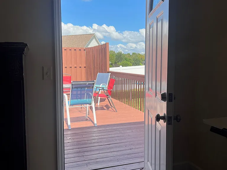 122 Erica Dr — Photo 18